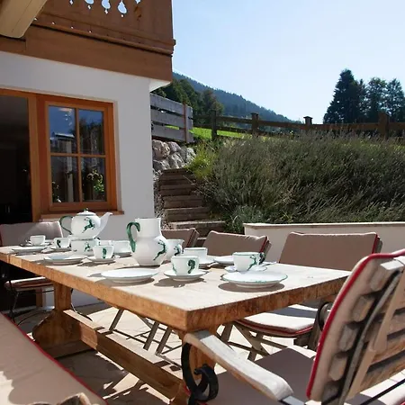 Ski In - Ski Out Chalet Roemerweg